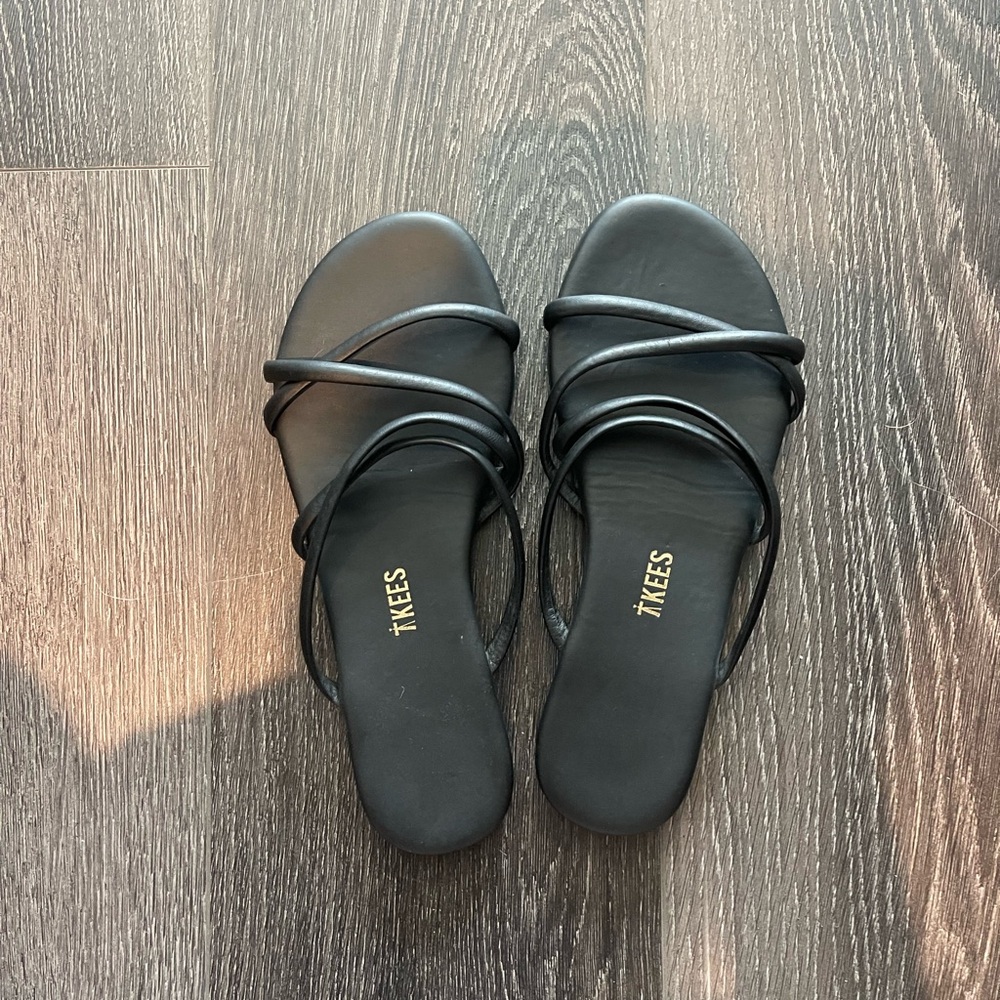 Black tkee sandals